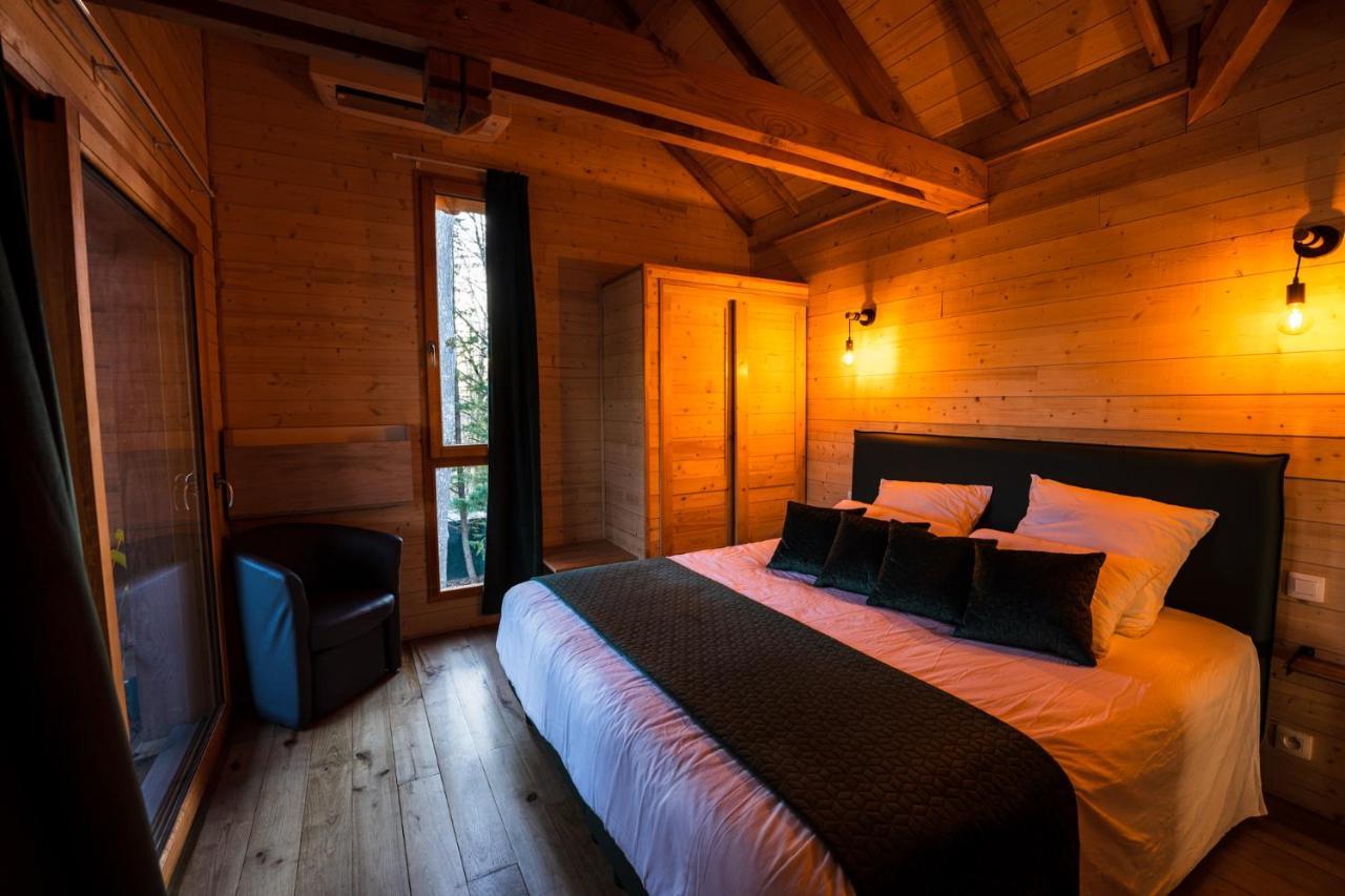 Charmante Cabane Dans Les Arbres Avec Jacuzzi Et Sauna Boismorand Ngoại thất bức ảnh