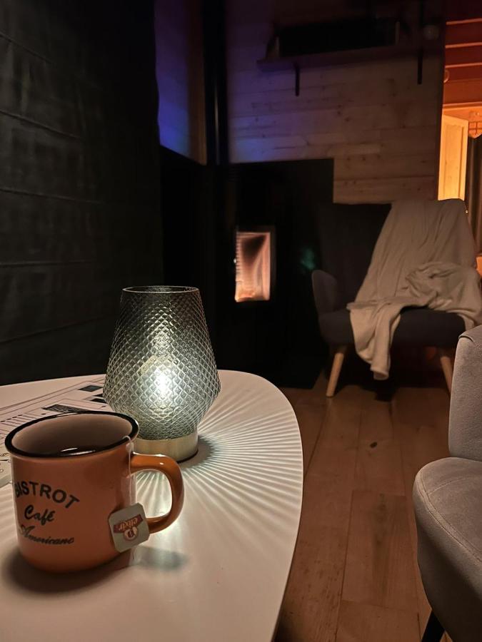 Charmante Cabane Dans Les Arbres Avec Jacuzzi Et Sauna Boismorand Ngoại thất bức ảnh